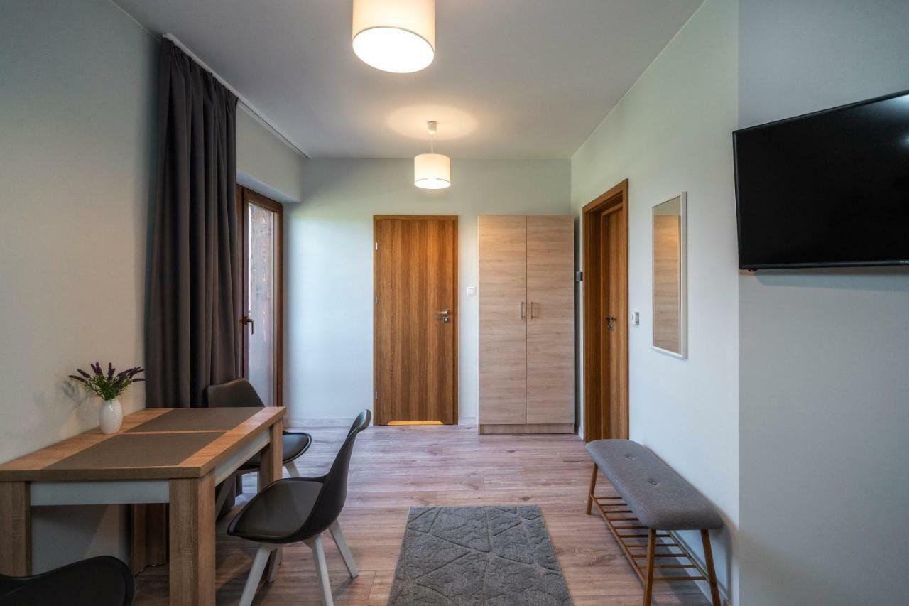 Przy Termach Domki Pokoje Apartamenty Шафлари Екстер'єр фото